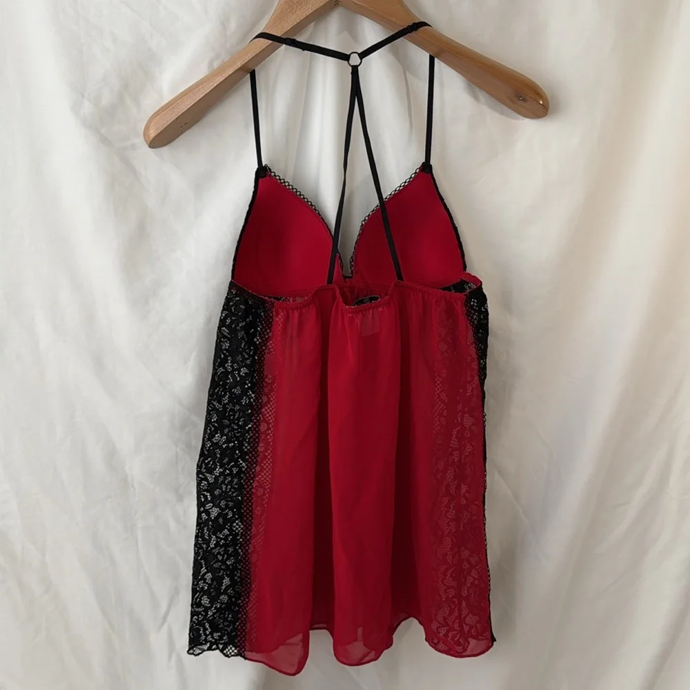 Linea Donatella Lace babydoll chemise nightgown. Poly blend. Red/black. S.